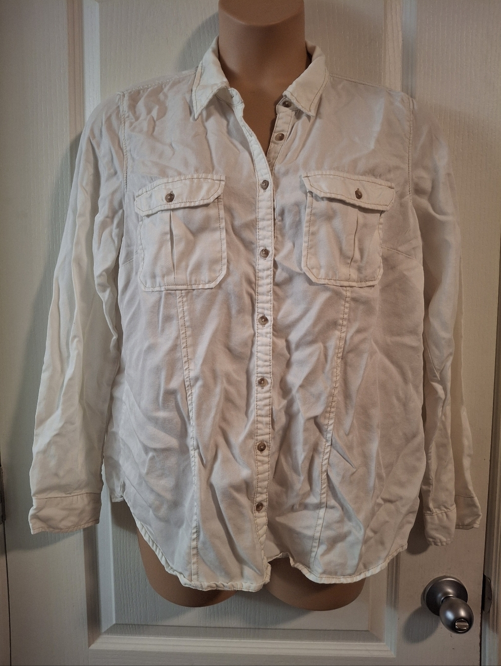 Maurices NWOT Sz 1 Lightweight Cream Button-Up Shirt